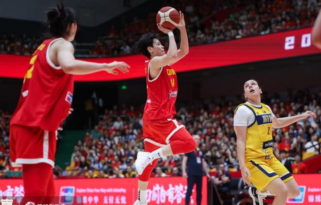 大胜67分！中国女篮双杀2连胜，杨舒予全面发威，张子宇二秀稳健