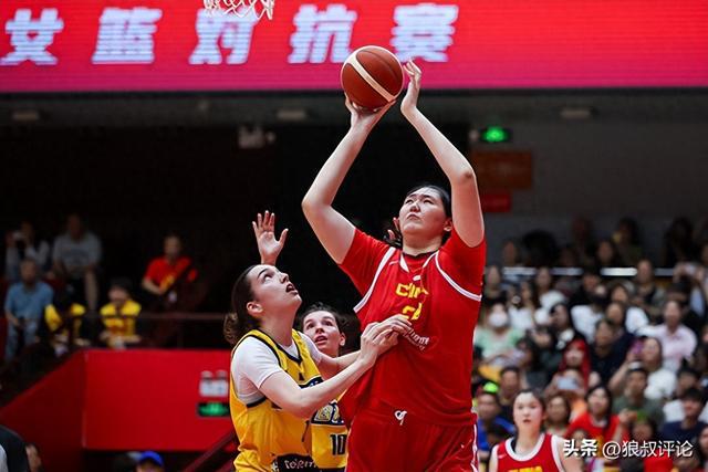 杨毅：18岁的张子宇比22岁姚明重30公斤 她的每一步都是新课题