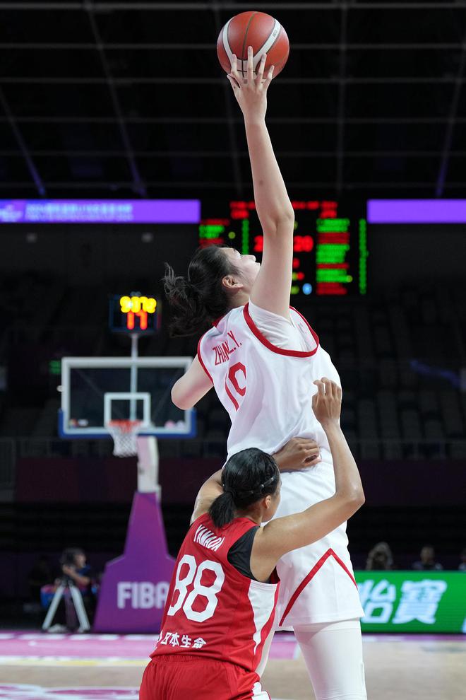 制霸籃下張子宇出戰(zhàn)14分半鐘13中9 砍下18分10板&正負值+11