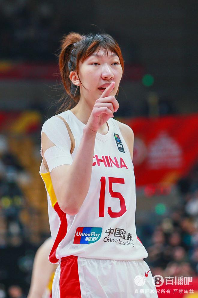 穩(wěn)定發(fā)揮！韓旭半場6中3拿到8分6籃板2蓋帽