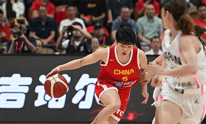 4届助攻王+2届抢断王！中国女篮26岁控卫蜕变：2米26张子宇绝配
