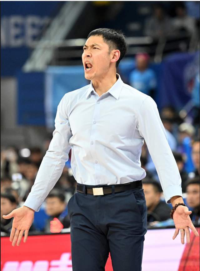 少帅当家!北控官宣闵鹿蕾因个人原因辞职,张庆鹏离开天津接手北控