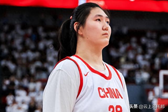 揪张子宇头发的日本球员曝光！14号田中，偷偷掐人！宫鲁鸣愤怒
