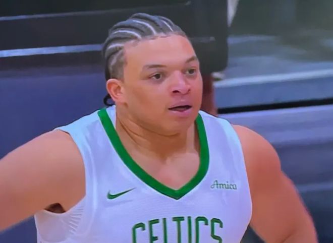 上海都续约不起！洛夫顿喊出高年薪难续约，季后赛发挥也不行啊！