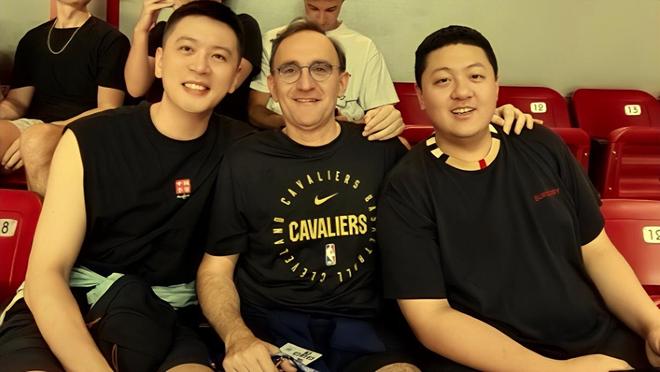 杨鸣刘总和乌戈会合！支持杨瀚森也是发自内心的，但愿找到好外援
