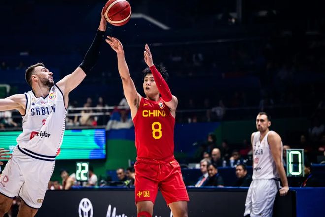 5中1+4失误+正负值最低！2年前是男篮第2得分手，今成最大拖油瓶