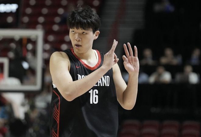 杨瀚森3场狂轰4个三分，CBA一赛季才进15个！感谢NBA解锁最强小杨