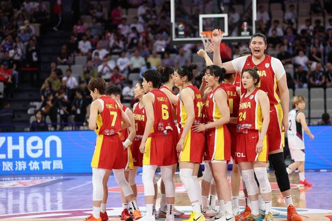 太強了！中國女籃22分大勝韓國，張子宇8中8砍18+4，她才18歲啊