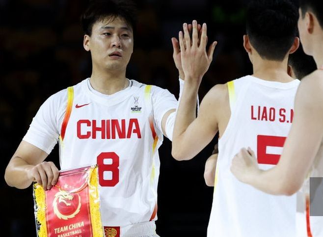 热身赛：中国男篮2分惜败荷兰 上半场领先16分被逆转王俊杰丢绝平