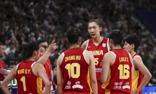 中国女篮输球揪出最大毒瘤！她上场15分钟，三分5中0，打的太差了