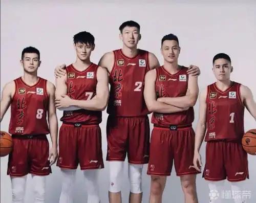 北青：北京男篮计划续约翟晓川和方硕