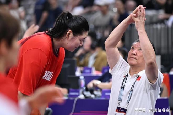 女籃世大運逆襲淘汰日本！李筍南給宮魯鳴上了一課：打日本就該狠