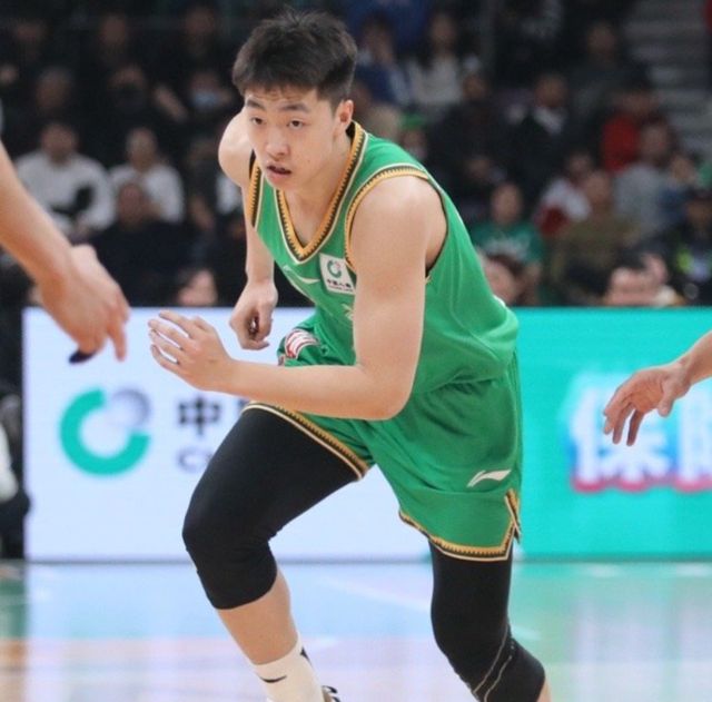 辽宁男篮4分惜败！无缘大逆转，张峻豪26分，黄秋实18分14篮板