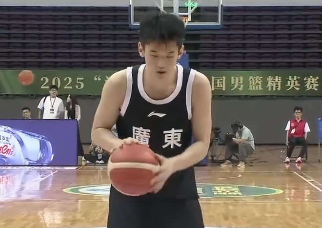 广东惜败新西兰！徐昕王洪泽主导内线，杨溢王浩然疲惫，末节崩盘