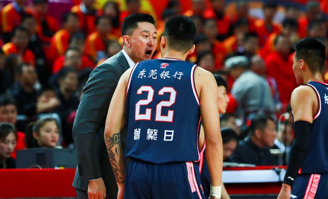 突发！广东2米13内线自宣离队，球迷猜测：被杜锋骂抑郁了？