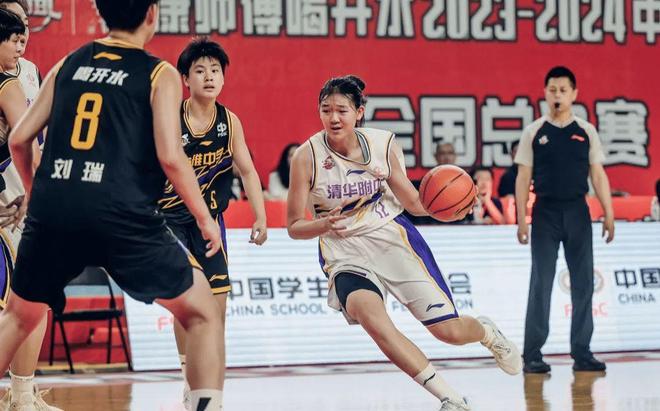 轰29+13+7！中国女篮又一15岁1米90新星崛起冲连冠：全能战士真猛