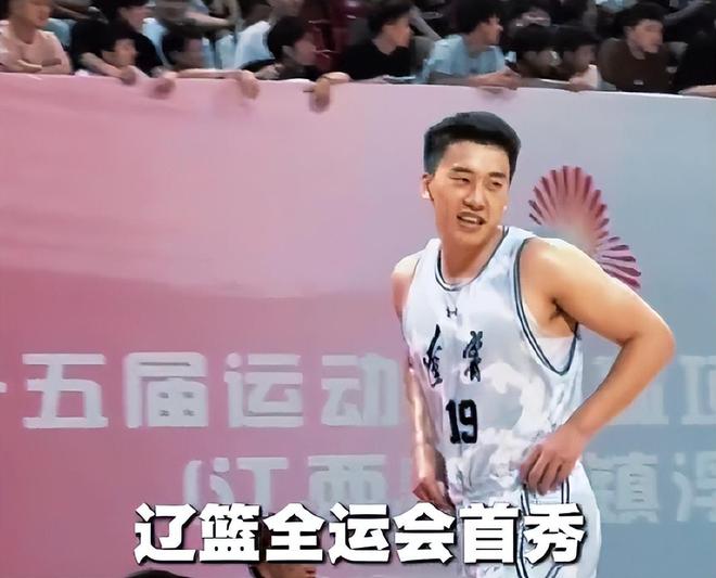 辽篮如何才能得到最佳锋线？只有两种可能，期待王俊加盟的好消息