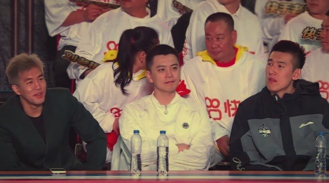 杨鸣马不停蹄！郭艾伦人气丝不减,格林送赵本山特殊礼物,大韩瘦了