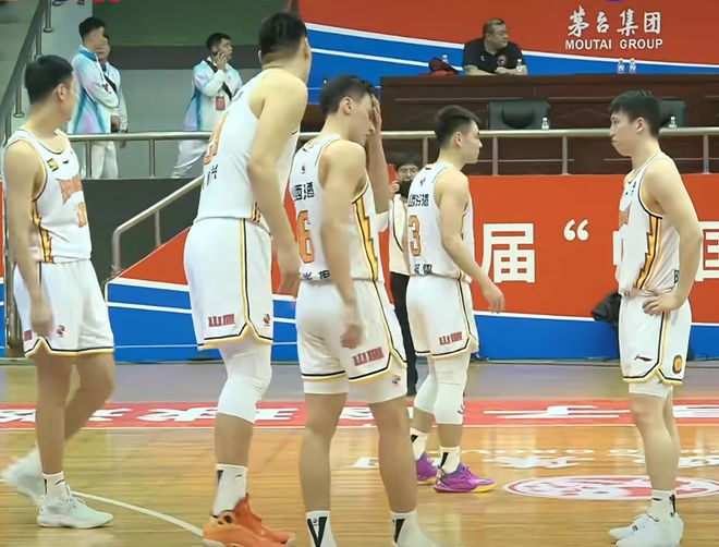 广东队77-64山西队！徐杰13分，张昊20分