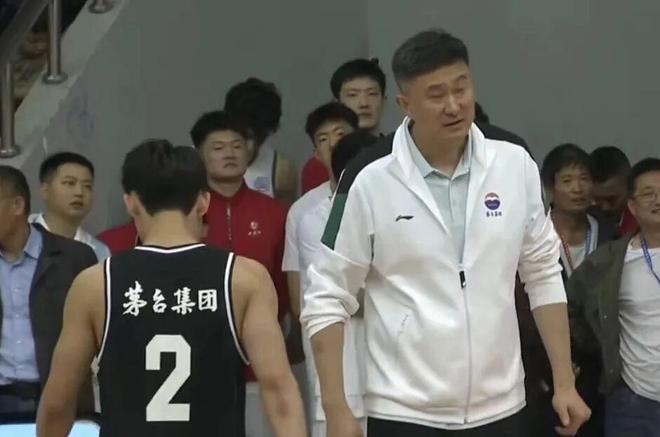 广东男篮77-64完胜山西，张昊22分彻底进化，徐杰13分遭遇严防