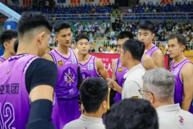 CBA又一個頂級後衛？19歲小將麵對趙繼偉砍23分，真厲害
