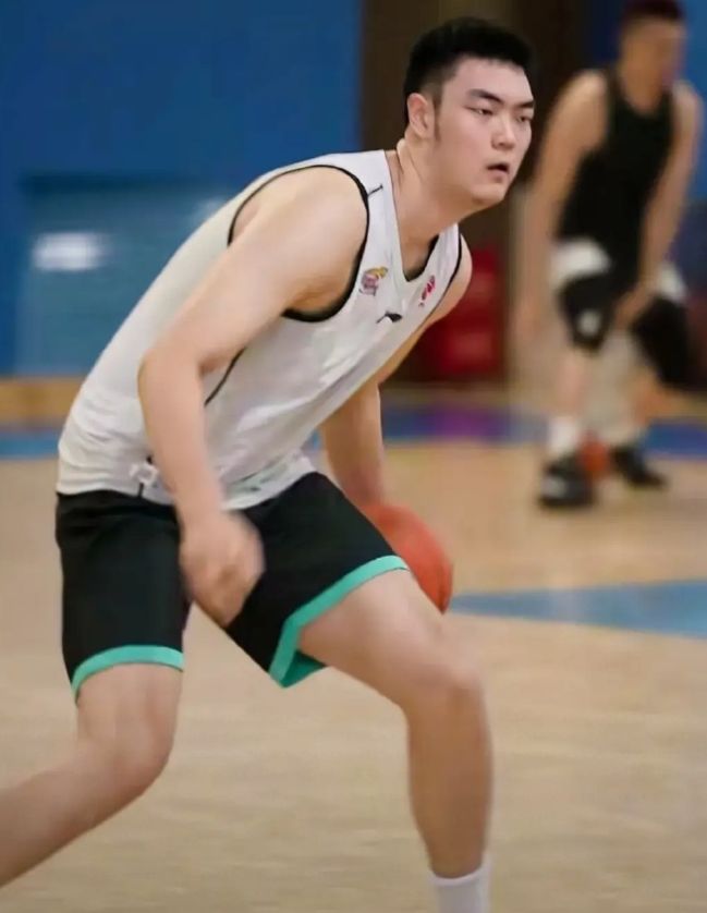 轟24+9+3帽！遼籃17歲新星延續高光 骨齡預測有望突破2.18米
