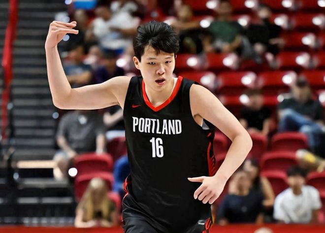 杨瀚森至今英语比较差，真印证了杨毅当初说的他很懒吗？