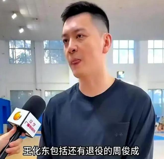 遼寧三冠后衛(wèi)退役后被楊鳴召回；廣東棄將打野球，出場(chǎng)費(fèi)高達(dá)10萬(wàn)