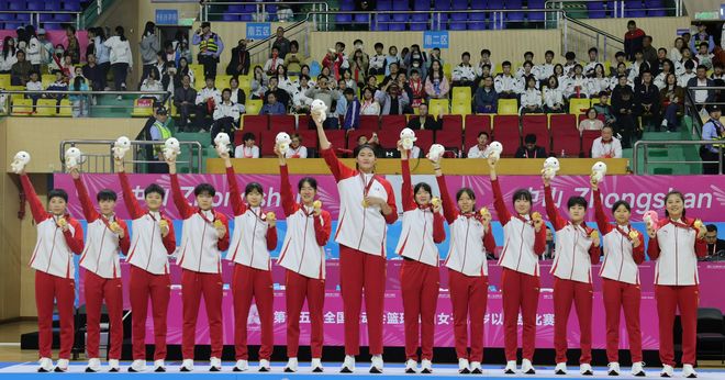 16岁小李梦跨级仍夺亚军！见证女鲨登顶不算输 场均12+1.3断够拼