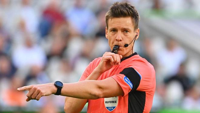 官方：德国裁判希伯特将执法欧冠第6轮毕包vs巴黎