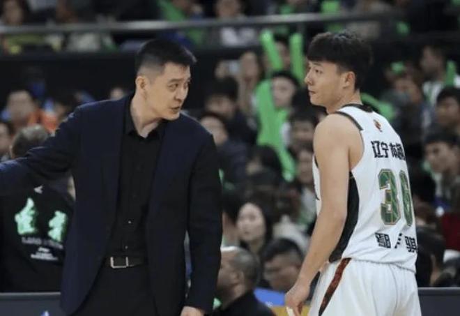 输北控2后卫让人绝望！鄢手骐引末节崩盘，王岚嵚难以承担一号位