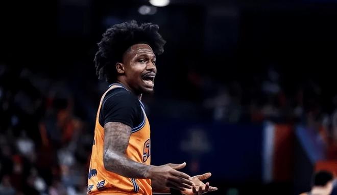 上海88-52四川 球员评价：2人满分，5人及格，5人低迷