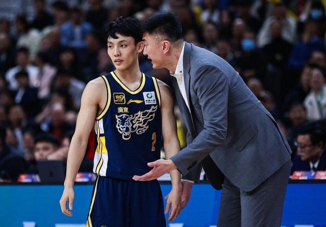 CBA最新消息！徐杰出现伤病隐患，麦考尔即将复出，山西欲换外援