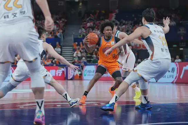 CBA常规赛第7轮：上海久事88:52胜四川队