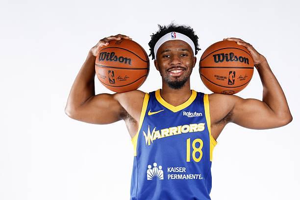 官方：勇士双向合同签下183cm后卫克赖尔，裁掉前锋杰克逊-罗