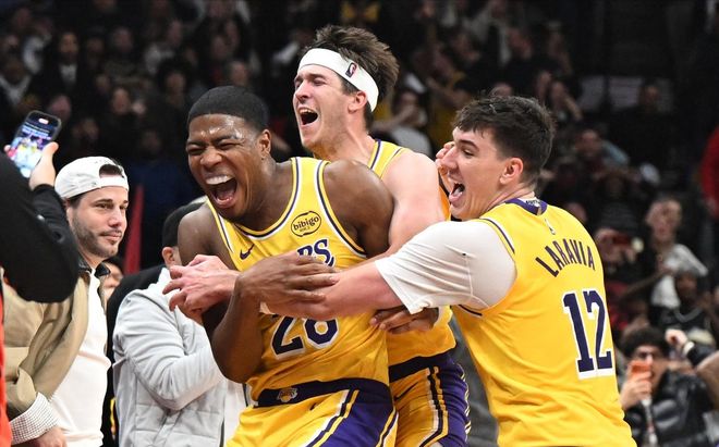 纪录定格在1297场，老詹做出重要决定，八村塁大笑表态