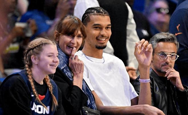 顶级管理层！只用了3个边角料 得到24+6顶级后卫 成功逆袭西部前4