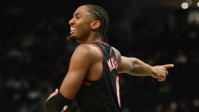 带伤作战砍54分，76人队泰瑞斯·马克西惊艳表现更显不可思议