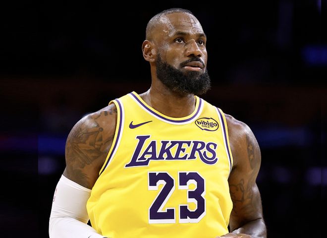 爆砍45+14+11+5！抱歉詹姆斯：你从队史第一变成了队史第二