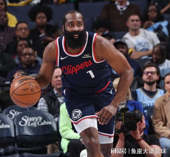 灰熊逆转快船！伦纳德24+8末节犯错，新秀立功，哈登18+7全队最低