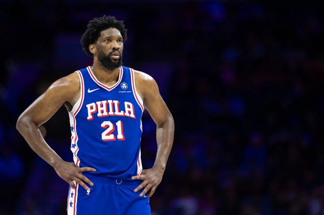 花期已过，恩比德糟糕表现惹主场球迷抨击，表演型人格已遭人厌烦