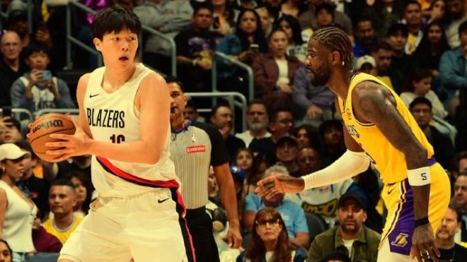 杨瀚森单挑NBA状元,也比布朗尼强!恩师没说错,斯帅给球迷吃定心丸