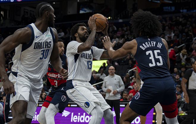 西部排名又亂了：湖人爆冷輸球，馬刺沖到第2，快船掉到第13