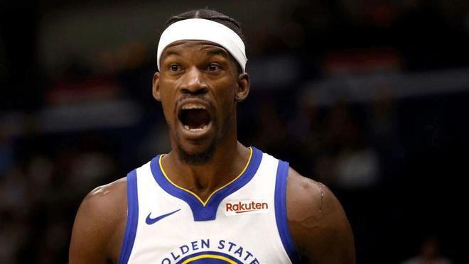 勇士再遭打击：巴特勒左膝酸痛提前退赛仅7中2 库里也在养伤