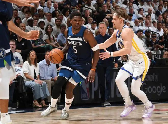 勇士遭绅士横扫，徐静雨炮轰科尔为NBA最烂主帅！库明加必然离队