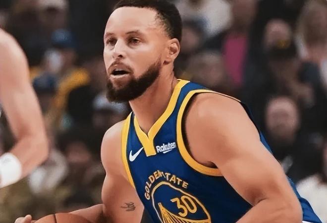 勇士胜太阳！库里+穆迪轰52分，4配角齐发挥，巴特勒伤退影响衔接