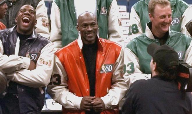 历史唯一！同一年击败乔丹、魔术师和大鸟，拿到最具含金量冠军