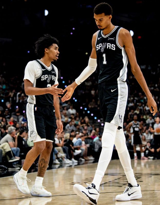 福克斯完勝亞歷山大，文班替補19+11，馬刺破雷霆不敗金身奪8連勝