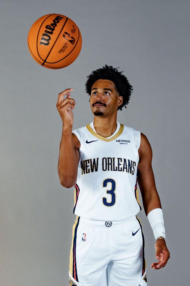 新的开始！卢尼在鹈鹕换成55号 普尔在鹈鹕穿回勇士时期的3号
