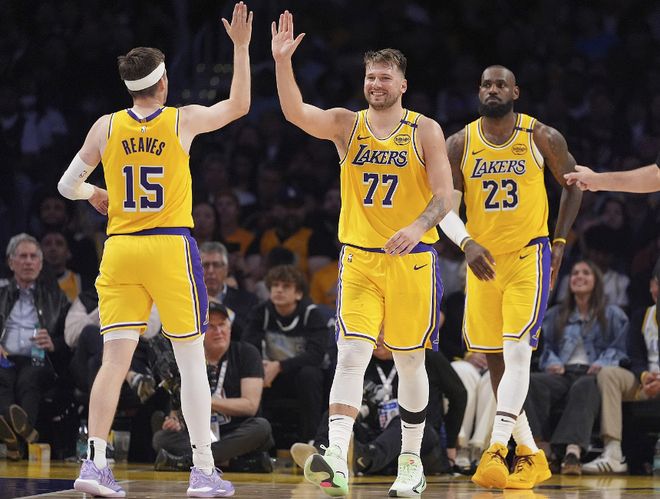 三核运转流畅，超巨抱团一难题被东詹里解决，秘诀朴实无华